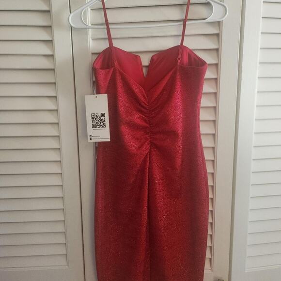 Emerald Sunday Red Sparkly Dress with Ruched Detail - Picture 3 of 4